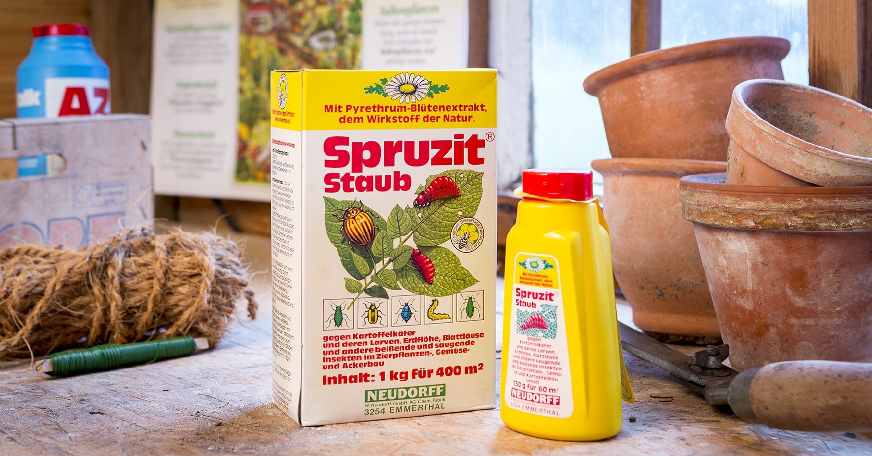 Produkten Spruzit Staub i sin tidigare förpackning Produkten Spruzit Staub i sin tidigare förpackning